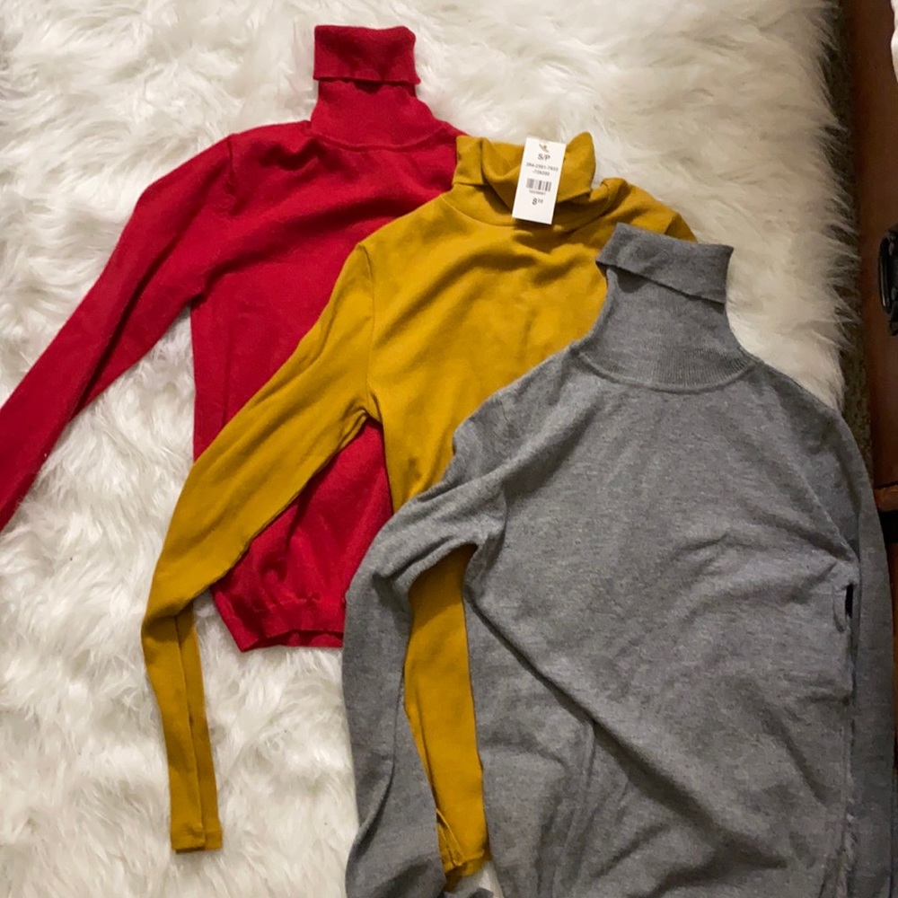 Red, yellow, gray turtlenecks (bundle)